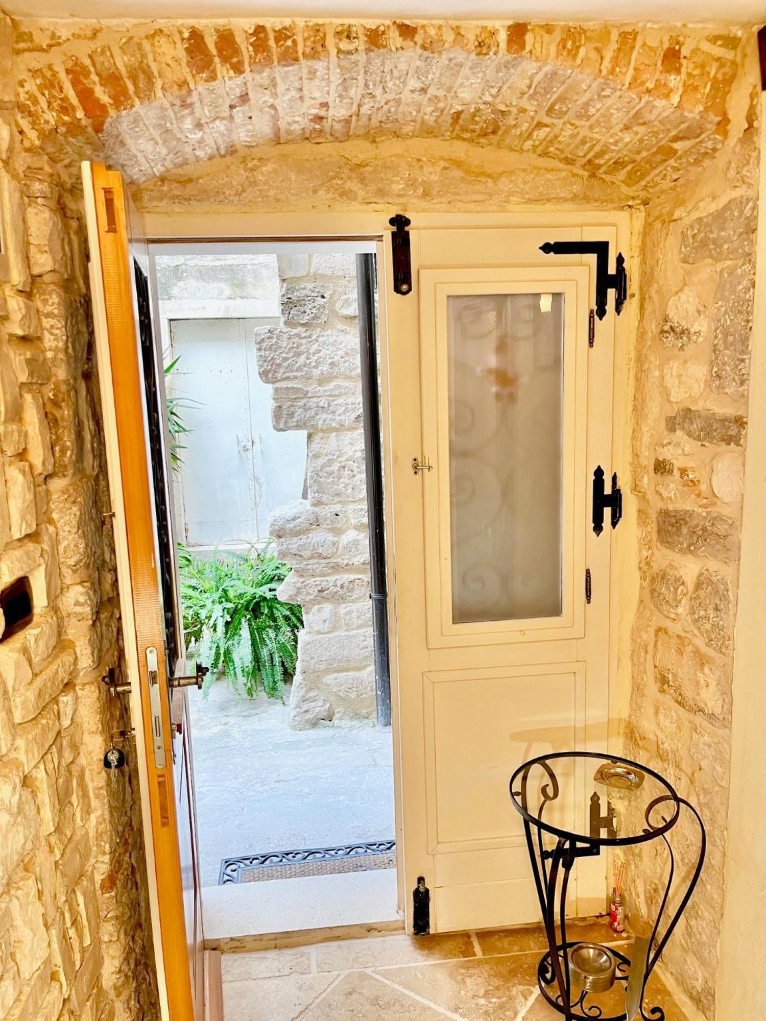 Apartment Venus Of The Palace - New Renovated Split Bagian luar foto