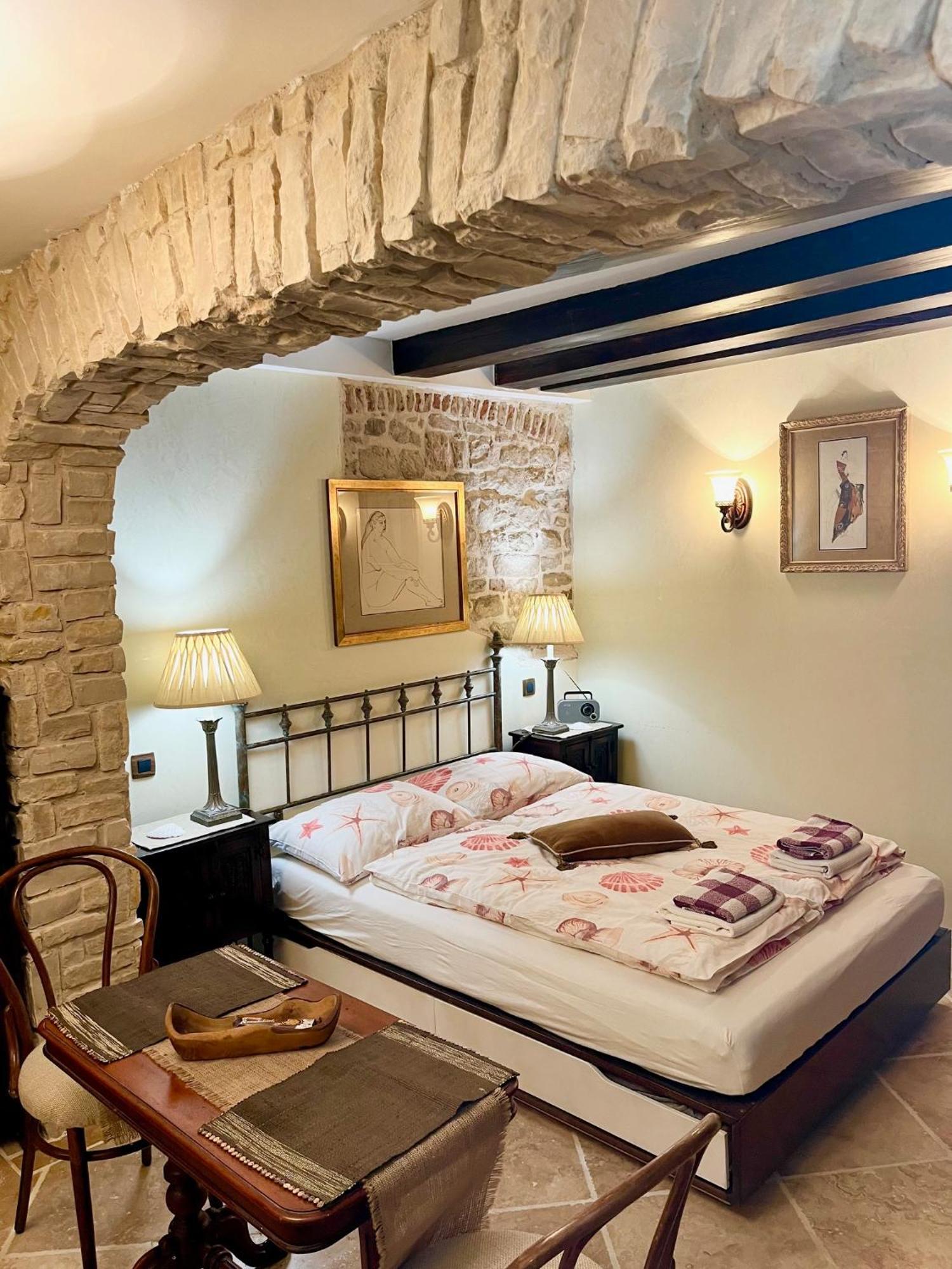 Apartment Venus Of The Palace - New Renovated Split Bagian luar foto