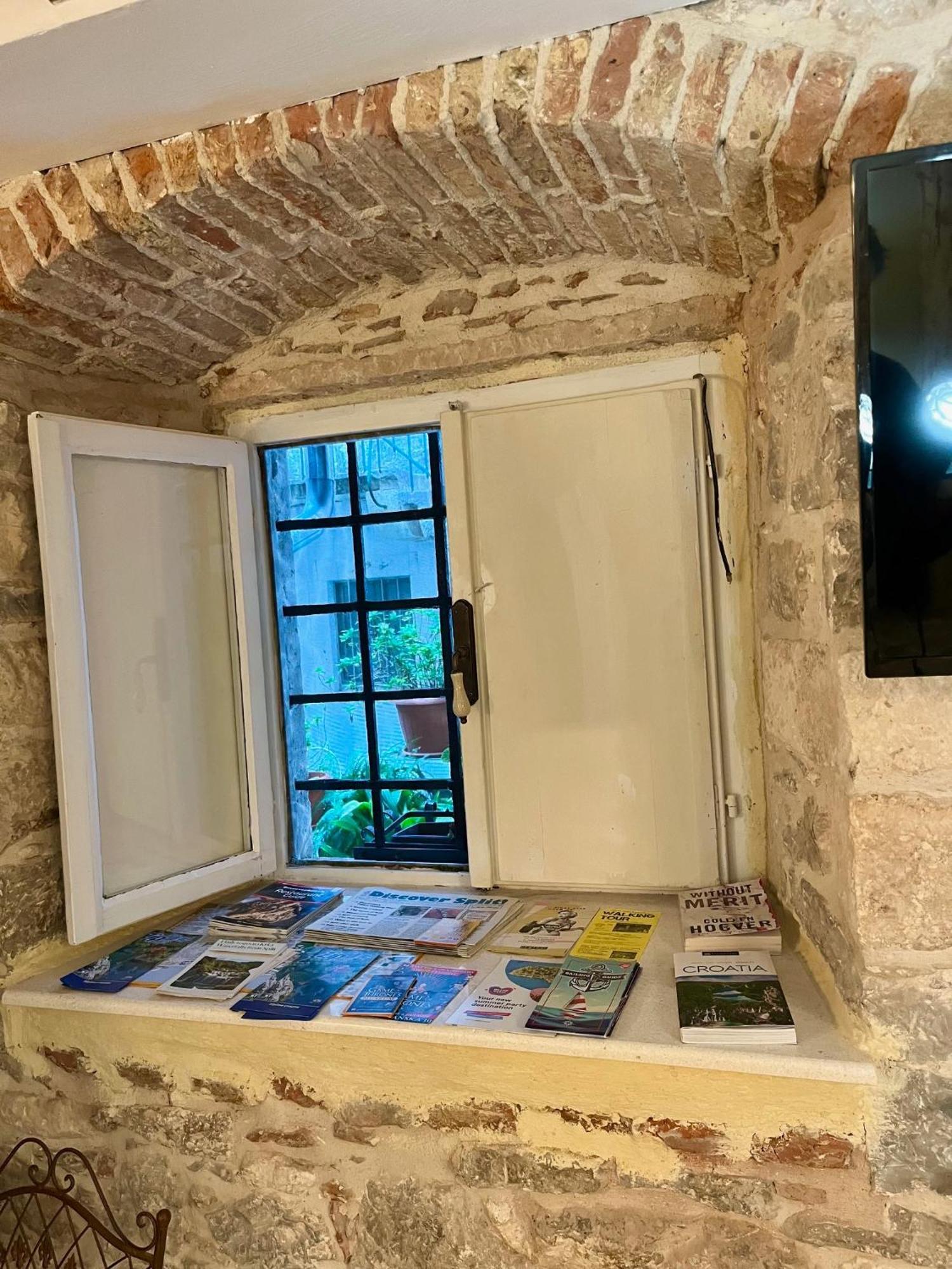 Apartment Venus Of The Palace - New Renovated Split Bagian luar foto