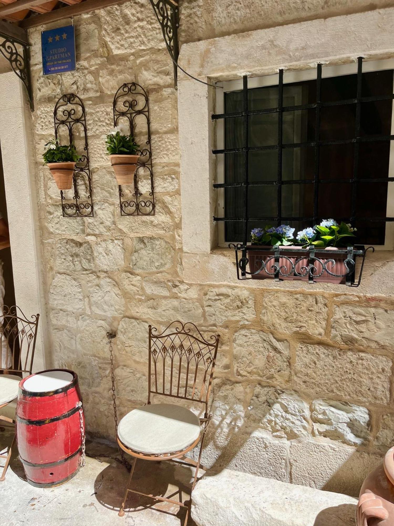 Apartment Venus Of The Palace - New Renovated Split Bagian luar foto